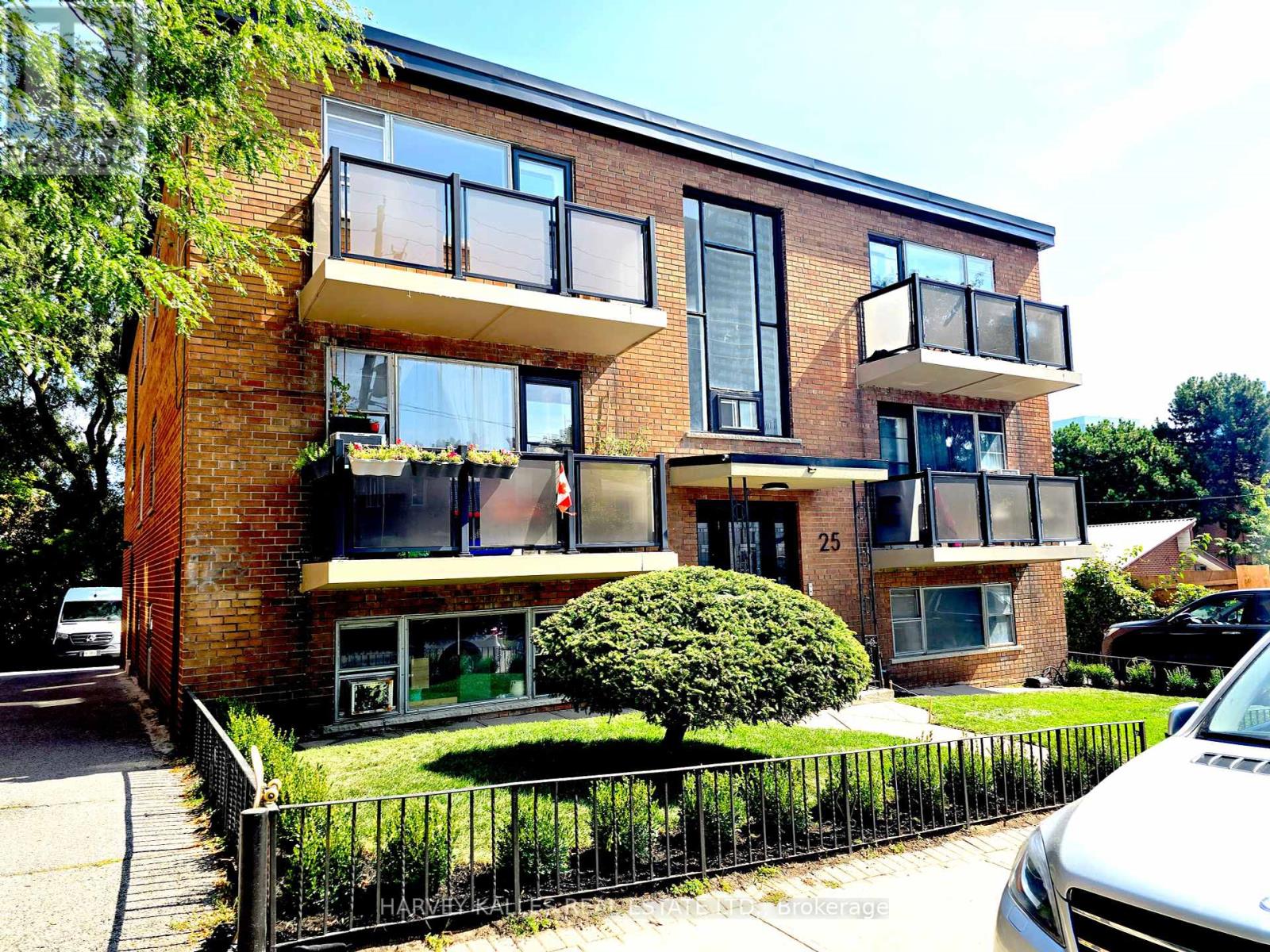 25 Windermere Ave, Toronto, ON M6S 3J3