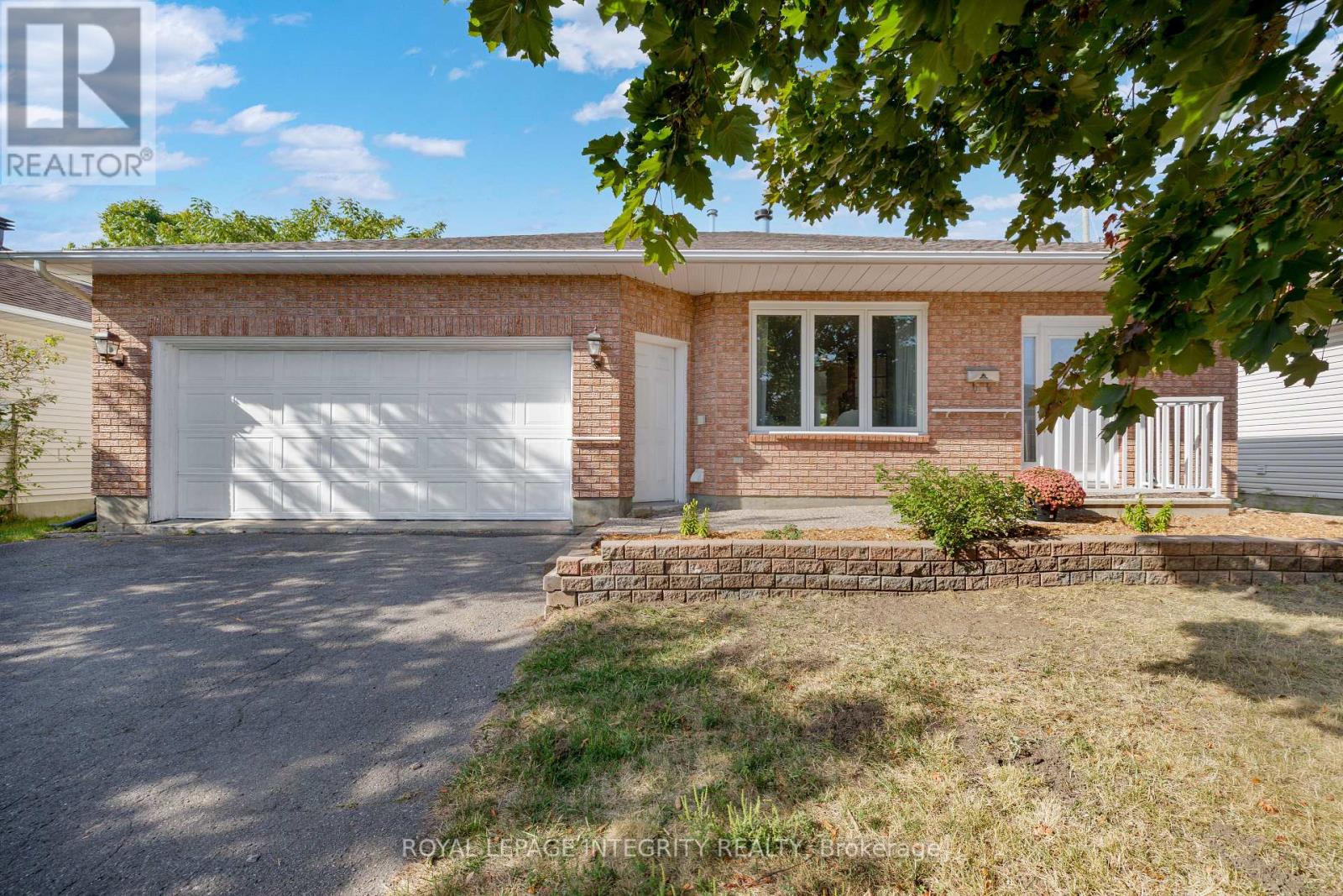 1979 Jasper Ave, Ottawa, ON K1V 0X9