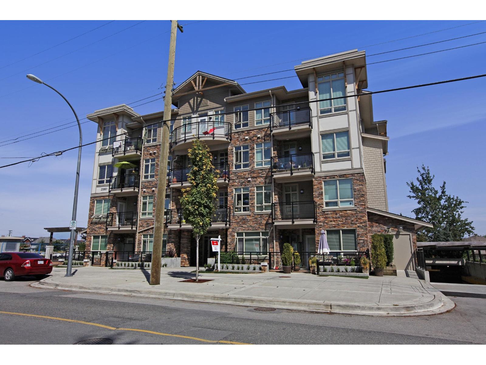 20861 83 Avenue Unit 403, Langley, BC V2Y 0M8