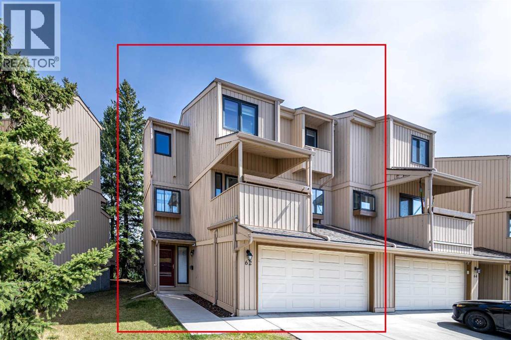 62 Beacham Way NW, Calgary, AB T3K 5K4