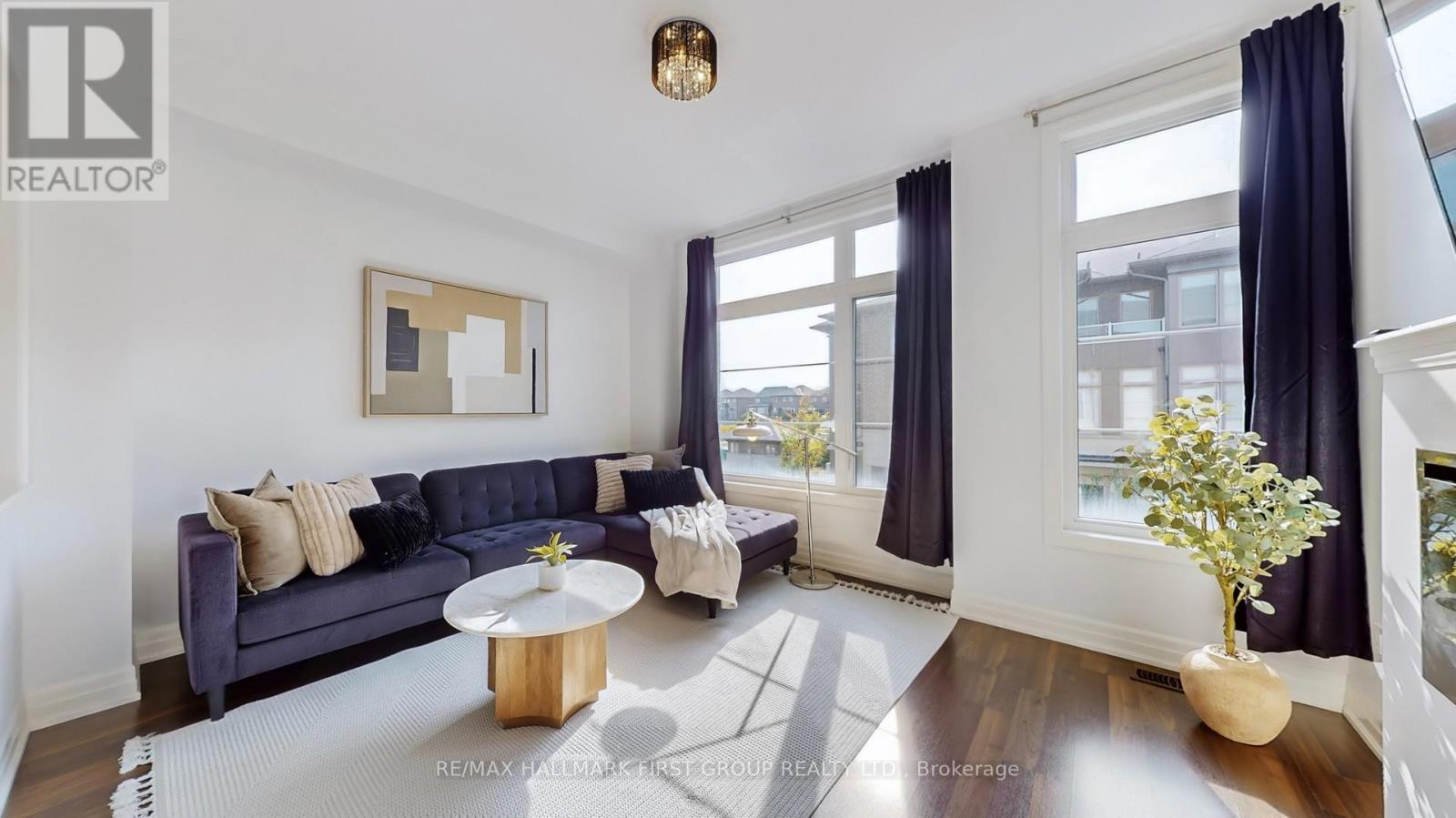 2 384 Arctic Red Dr, Oshawa, ON L1L 0M5