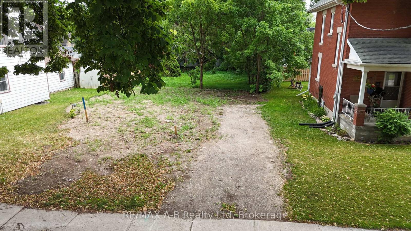 352 Queen St E, St. Marys, ON N4X 1C5