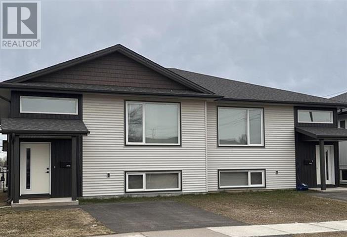 397 Empire Ave, Thunder Bay, ON P7E 4S3