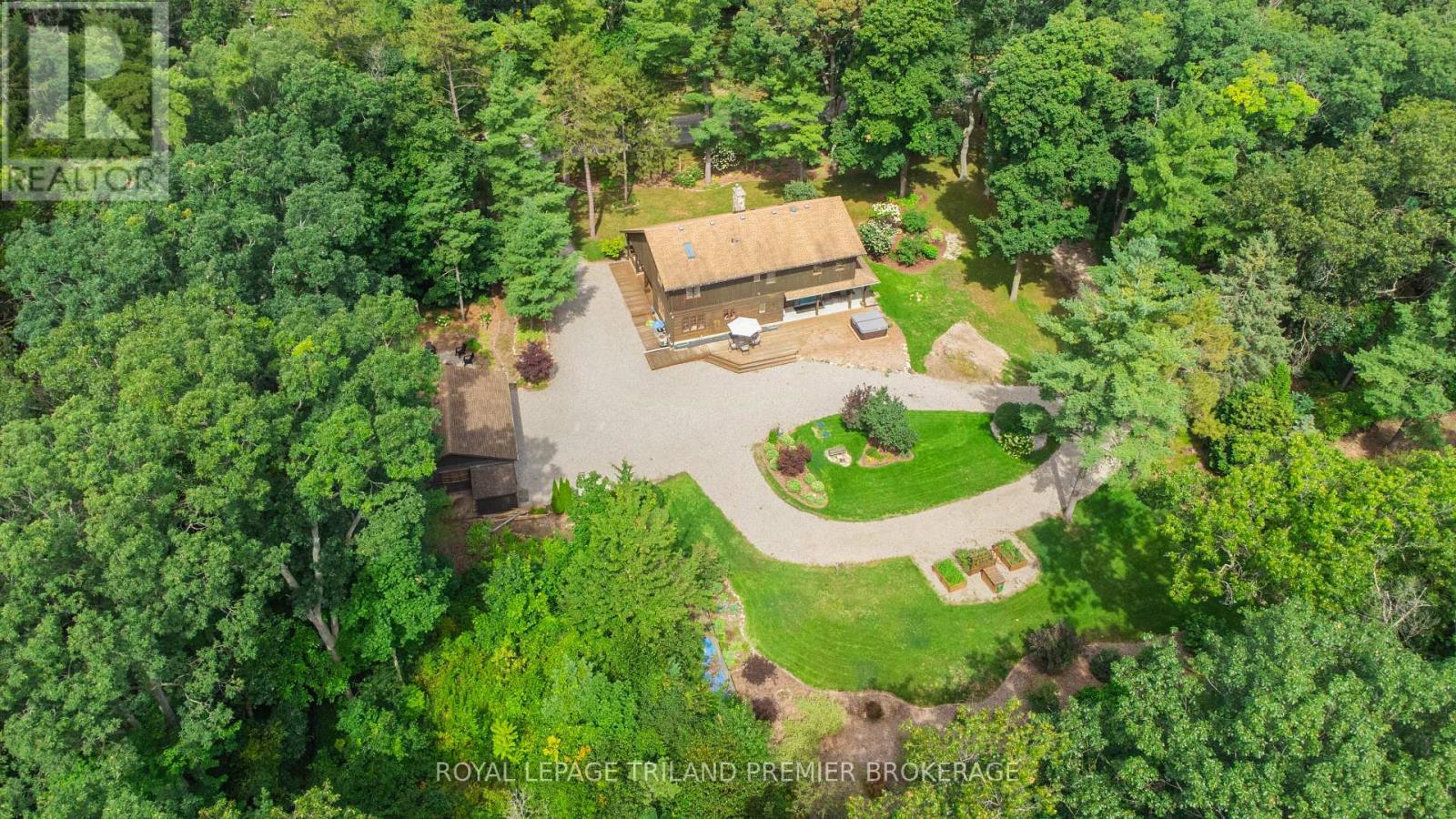 9936 Ontario St, Lambton Shores, ON N0M 2L0