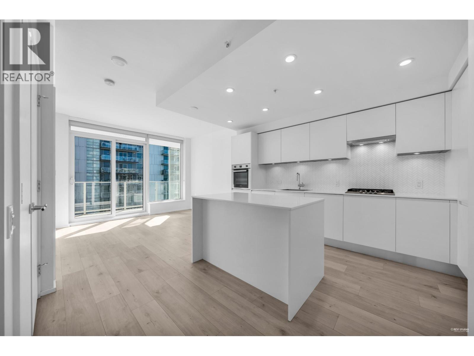 3833 Evergreen Place Unit 804, Burnaby, BC V3J 0M2
