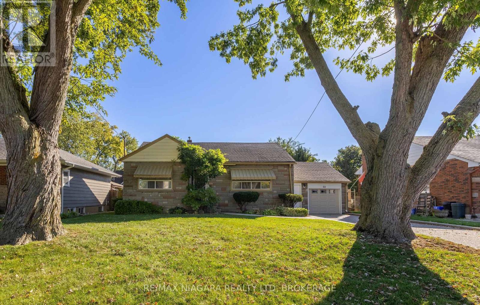 68 Connaught Ave, Welland, ON L3C 1G5