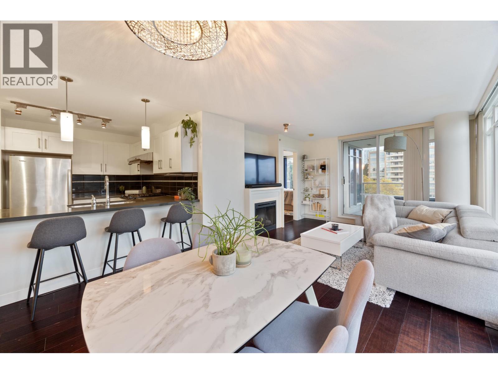 7090 Edmonds Street Unit 907, Burnaby, BC V3N 0C6