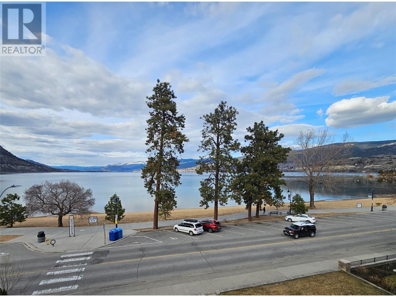 578 Lakeshore Drive Unit 402, Penticton, BC V2A 1B9