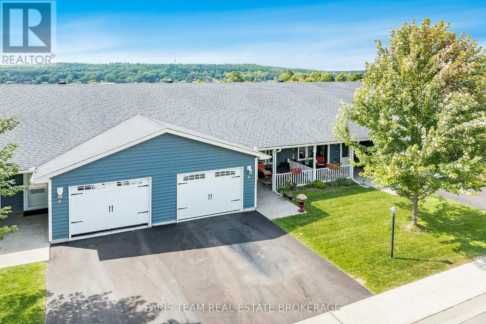 8 Chamberlain Cres, Penetanguishene, ON L9M 0A5