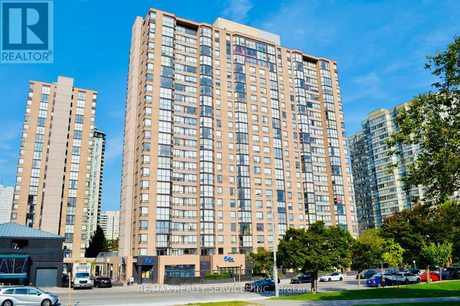 1001 285 Enfield Pl S, Mississauga, ON L5B 3Y6