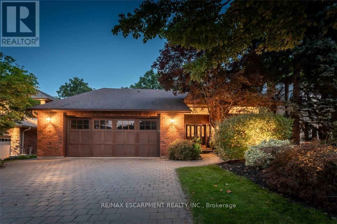 1351 Hazelton Blvd, Burlington, ON L7P 4T9