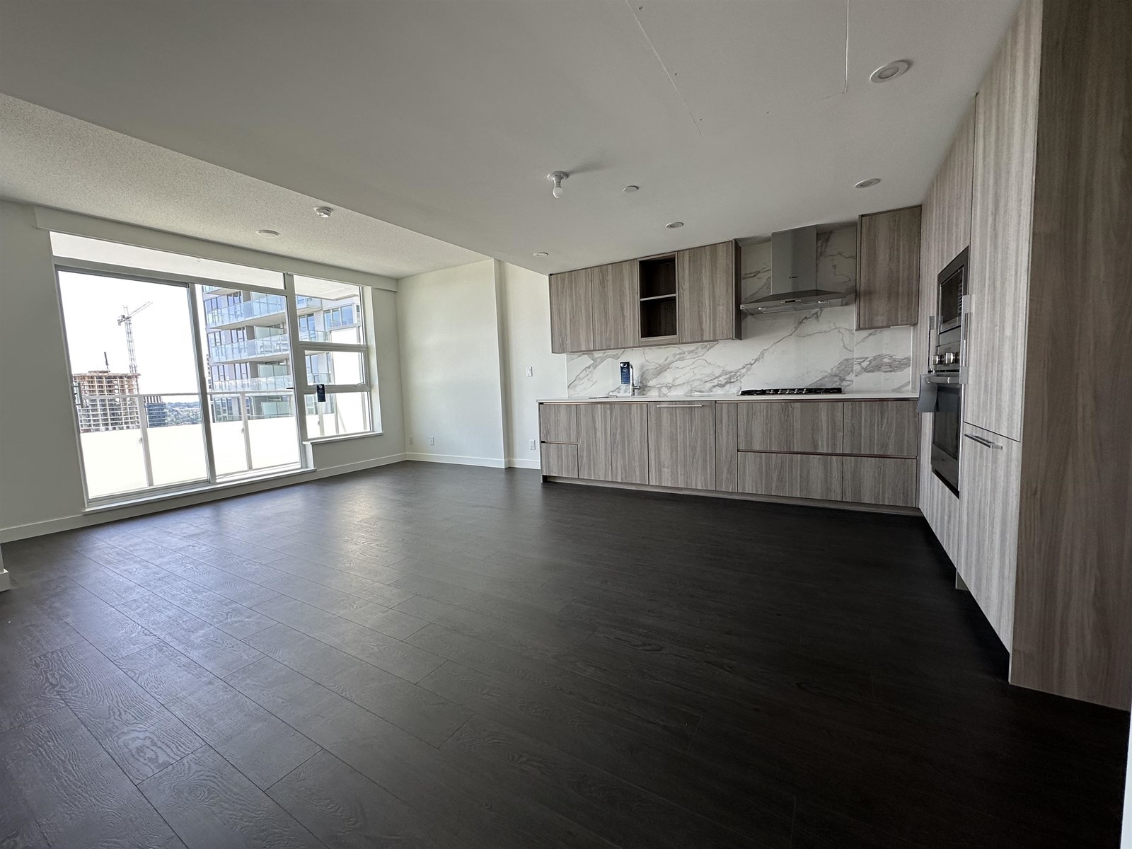 13778 100 Avenue Unit 3203, Surrey, BC V3T 0V3