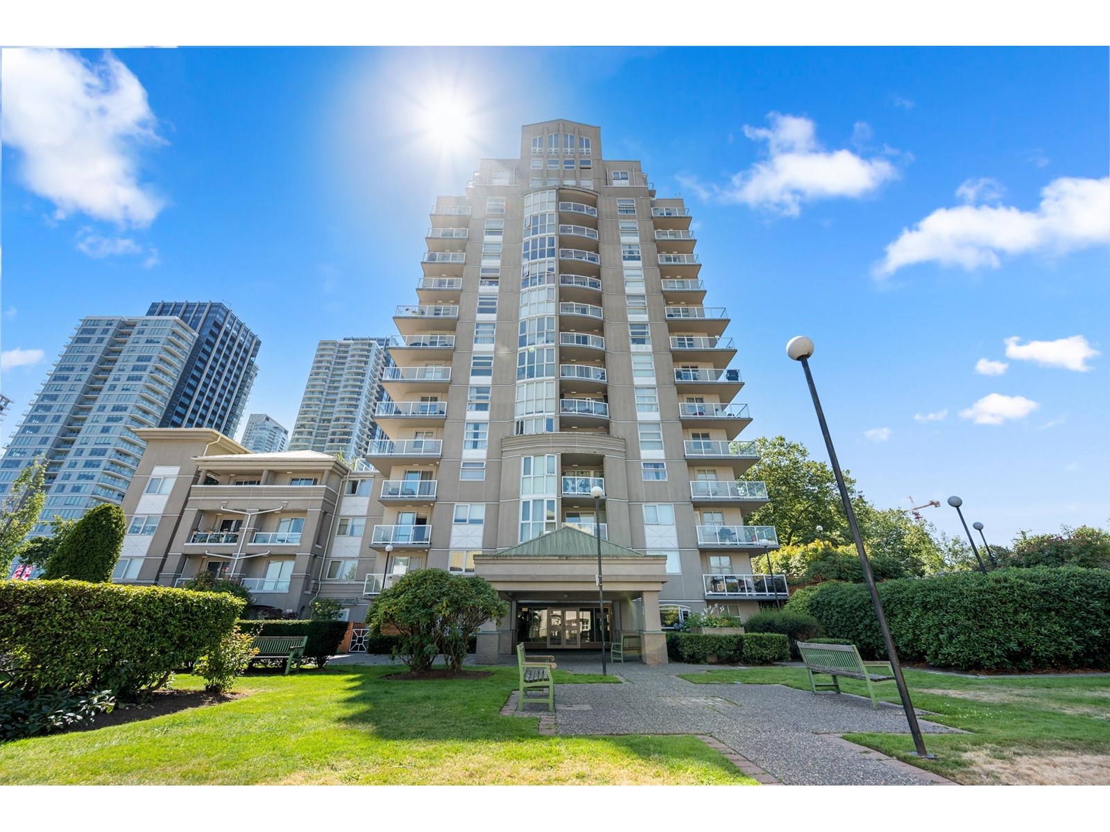 10523 University Drive Unit 1405, Surrey, BC V3T 5T8