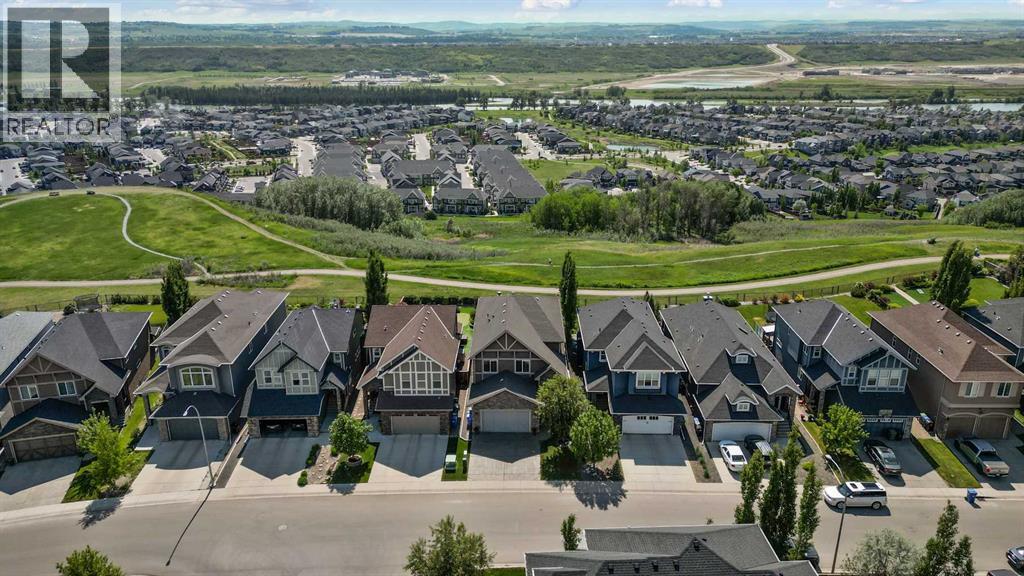 39 Cranarch Ter SE, Calgary, AB T3M 1Z1