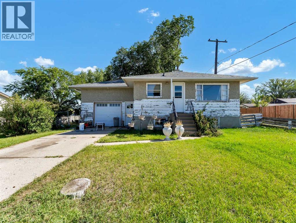 4 Street Ne Unit 2, Redcliff, AB T0J 1X1