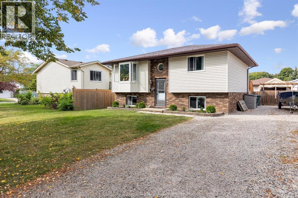 6 Tennessee Cres, Amherstburg, ON N9V 3S7