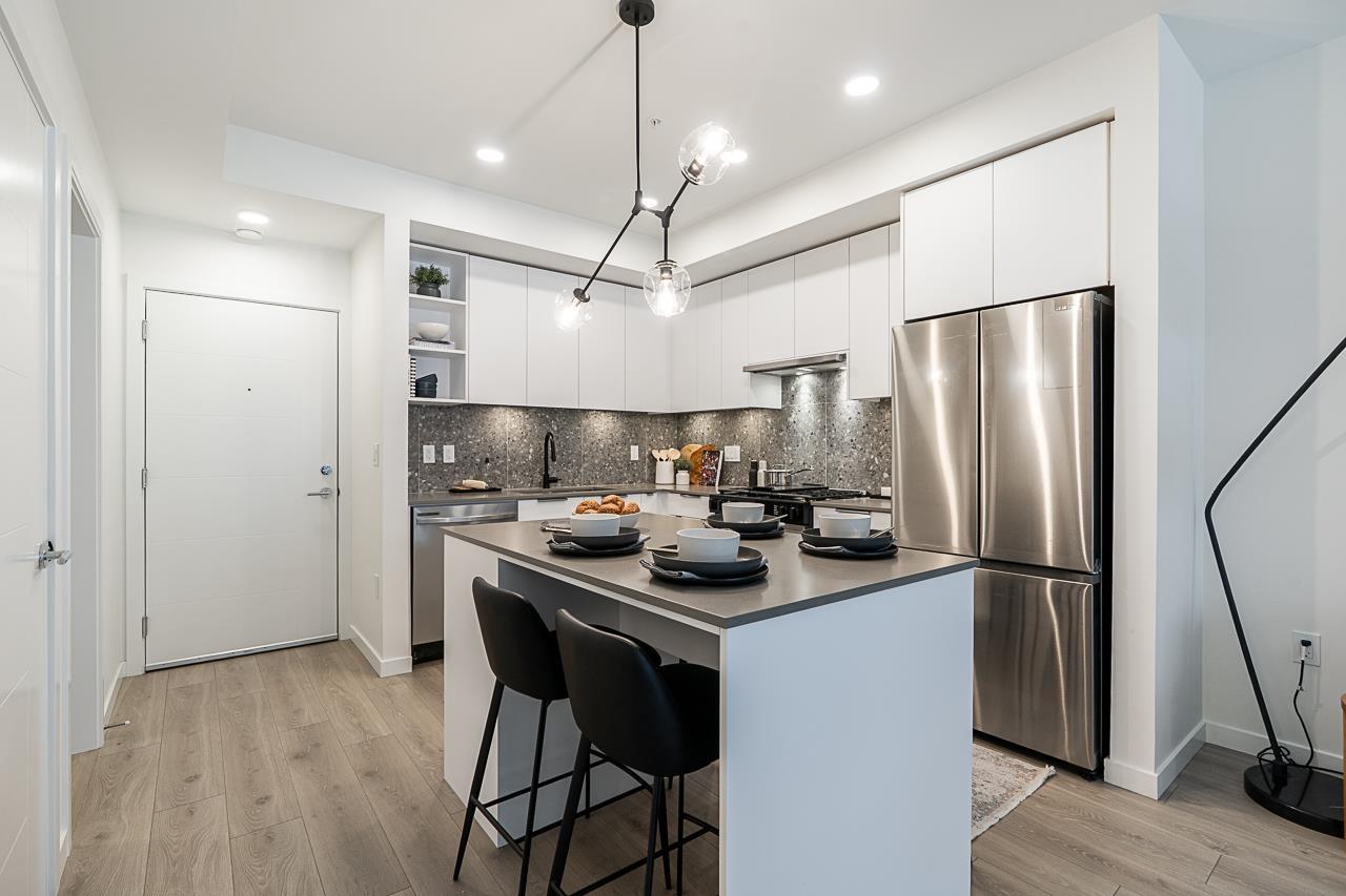 7936 206 Street Unit 303, Langley, BC V2Y 3X8