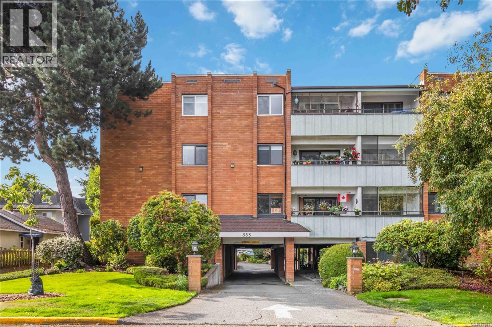 853 Selkirk Ave Unit 307 Ave, Esquimalt, BC V9A 2T7