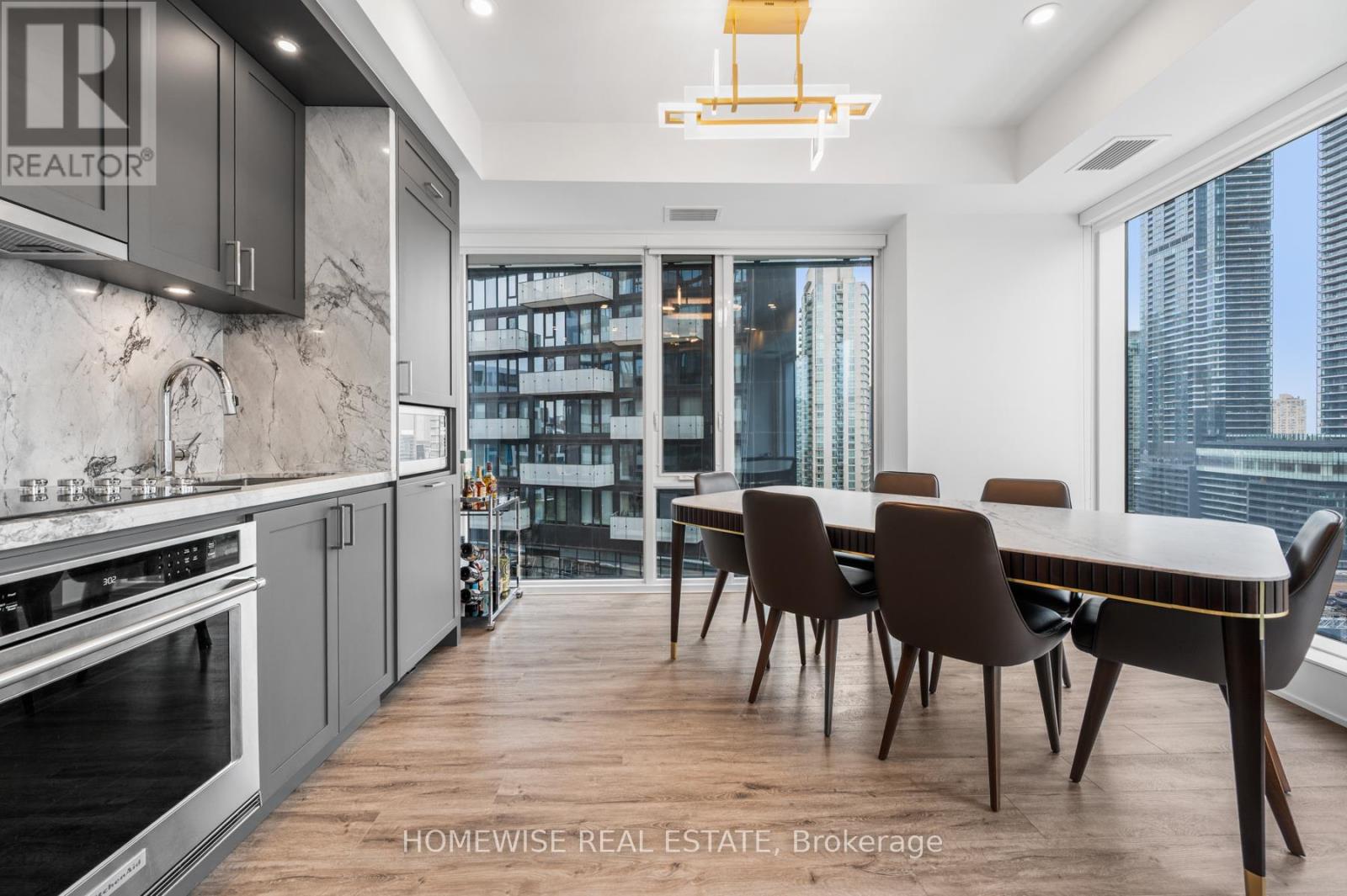 1012 470 Front St W, Toronto, ON M5V 0V6