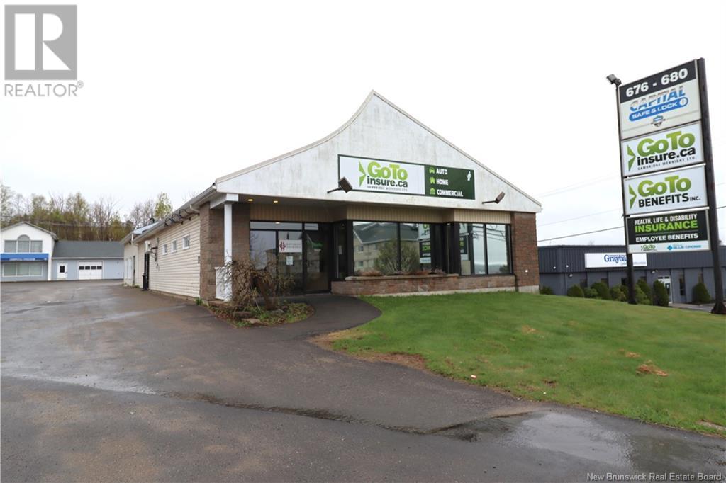 676 Prospect St, Fredericton, NB E3B 6G9