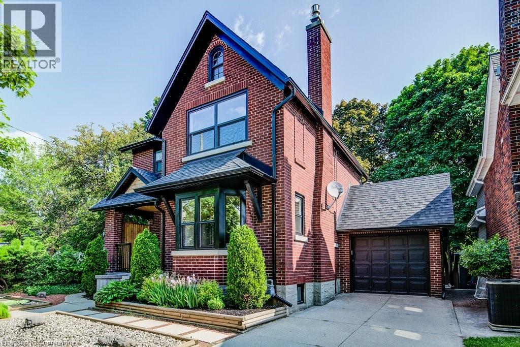 34 Severn Ave, Kitchener, ON N2M 2V2