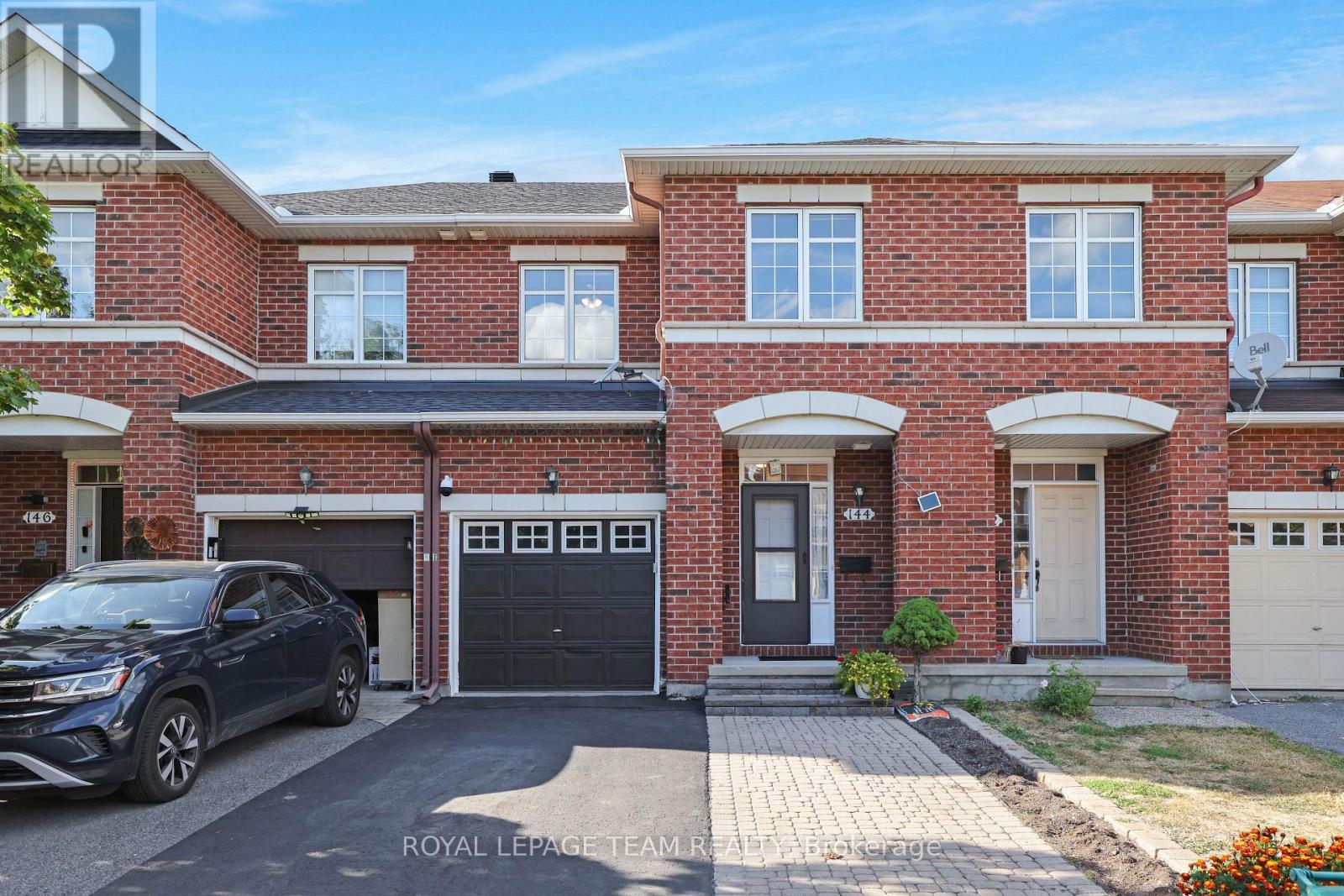 144 Deercroft Ave, Ottawa, ON K2J 5H9