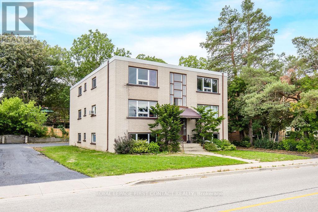 95 Gowan St, Barrie, ON L4N 2P8