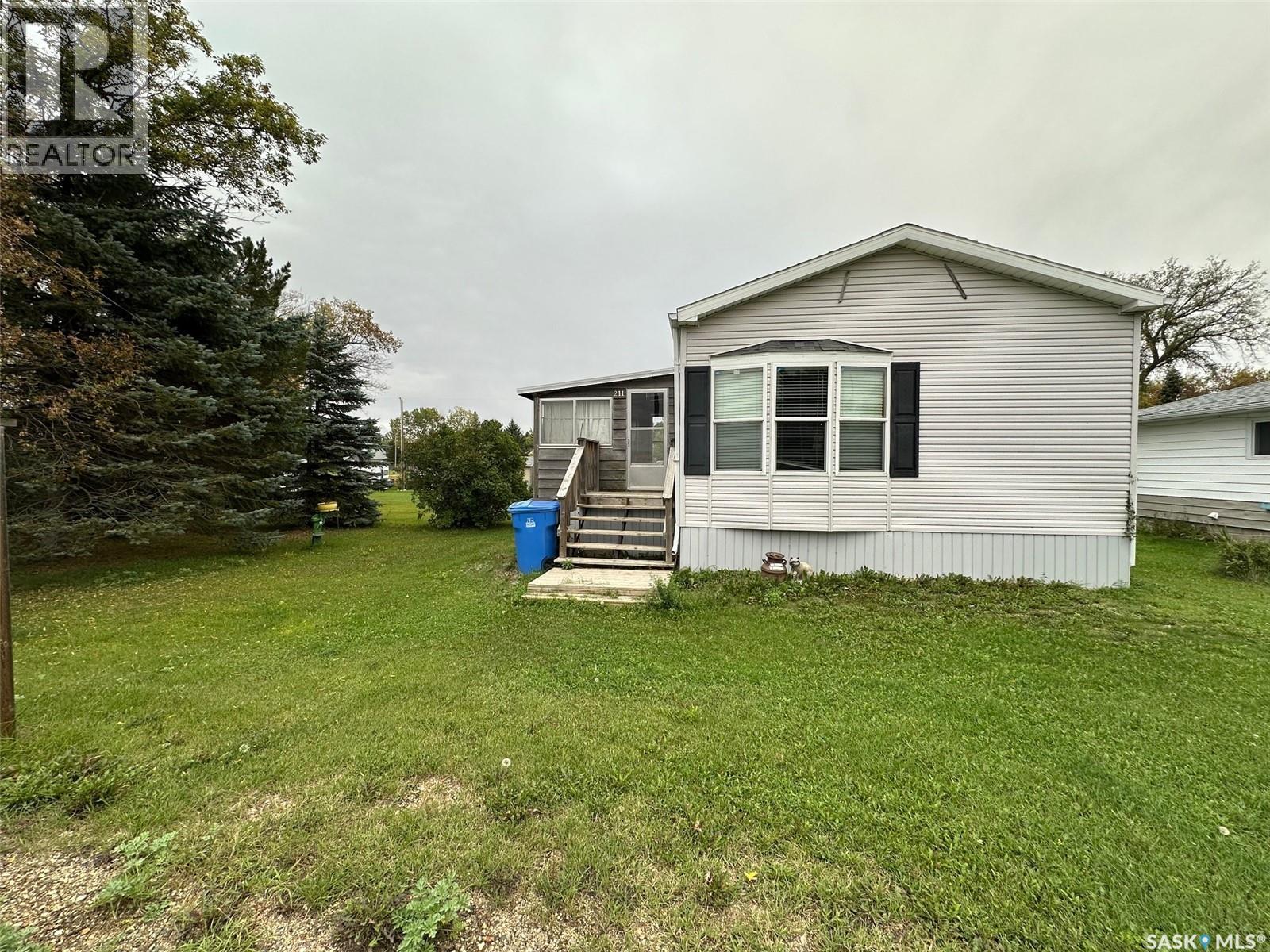 211 North St, Stoughton, SK S0G 4T0