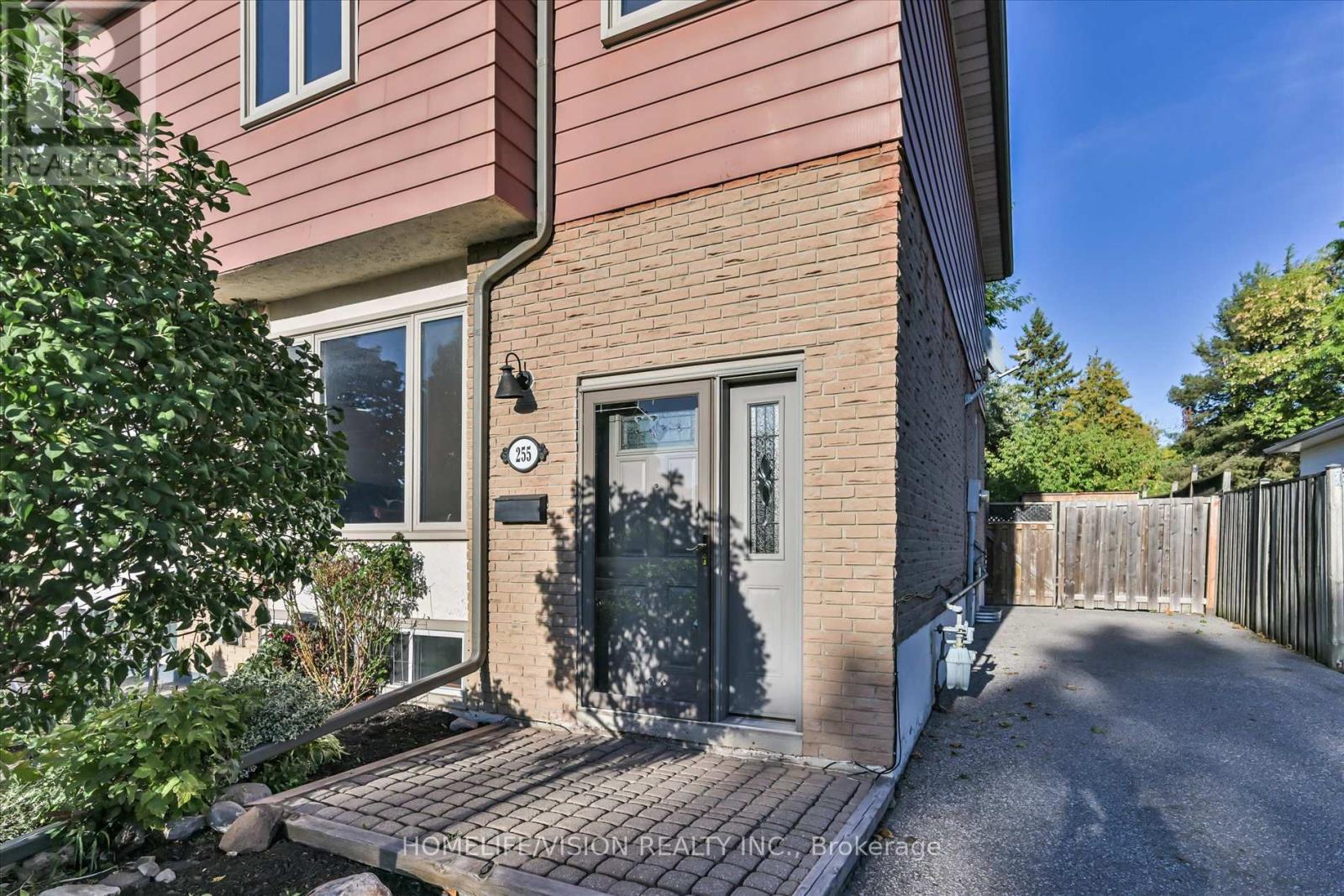 255 Cedar Ave, Richmond Hill, ON L4C 2B3
