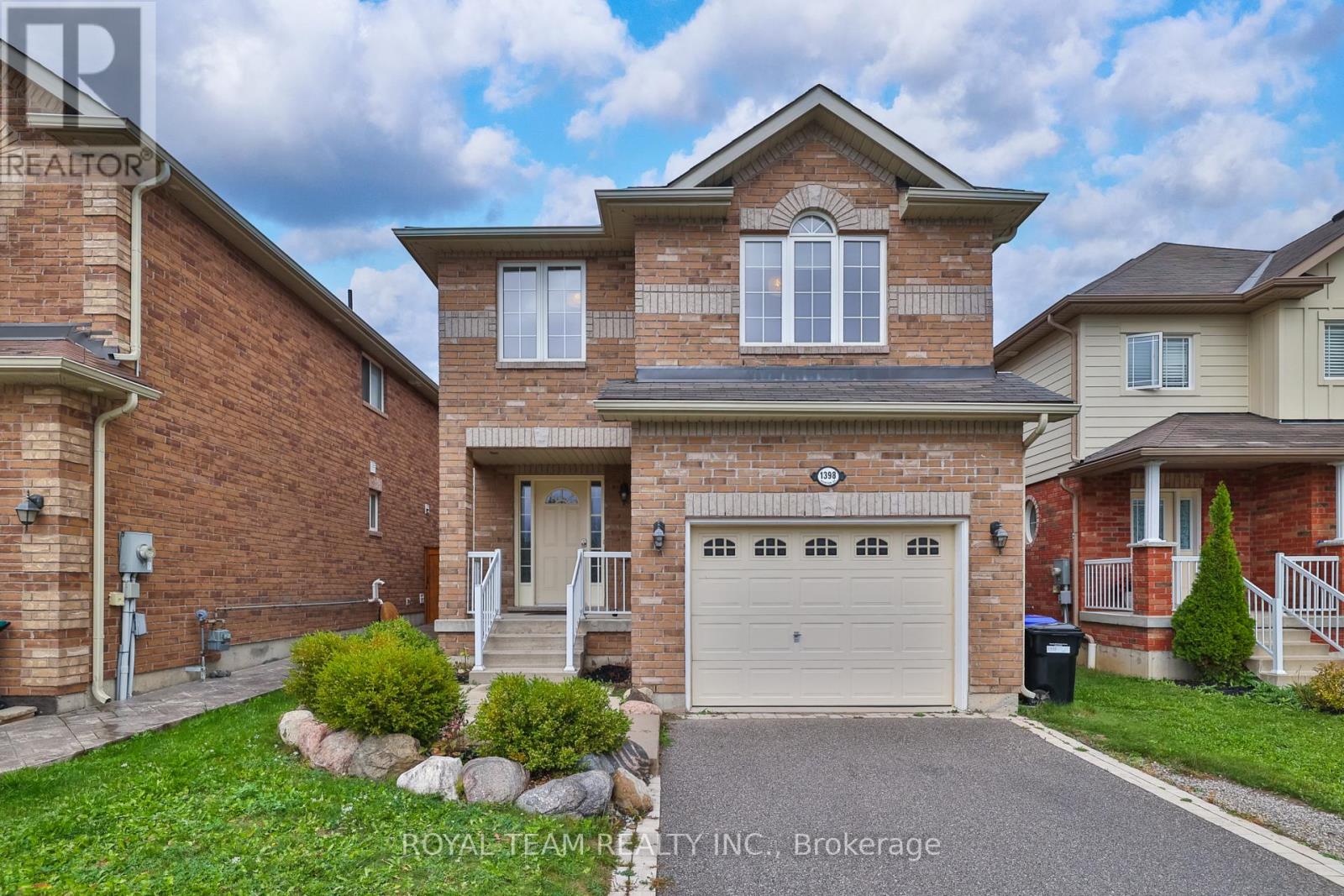 1398 Hunter St, Innisfil, ON L9S 0H4