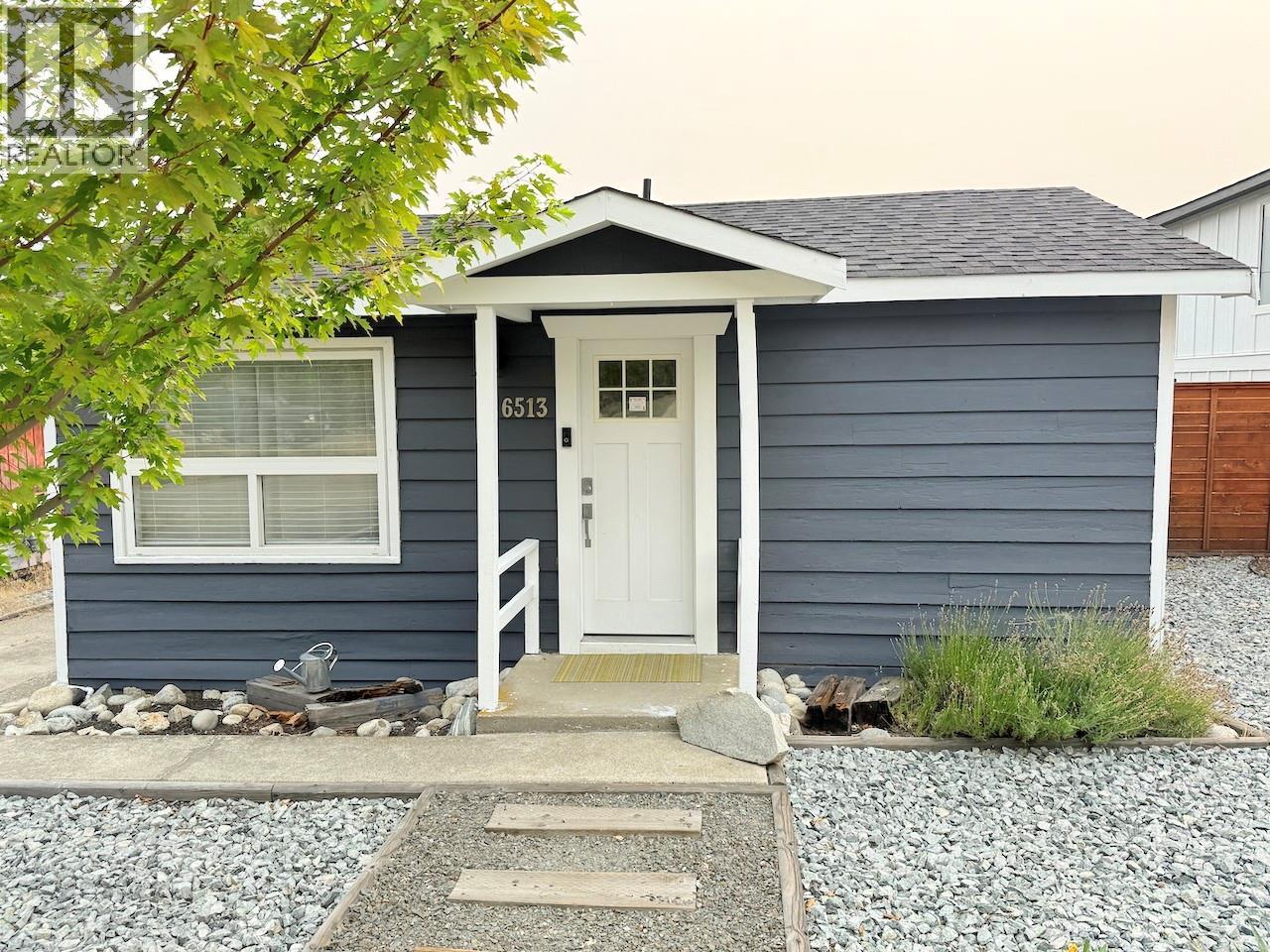 6513 Hillside St, Oliver, BC V0H 1T2