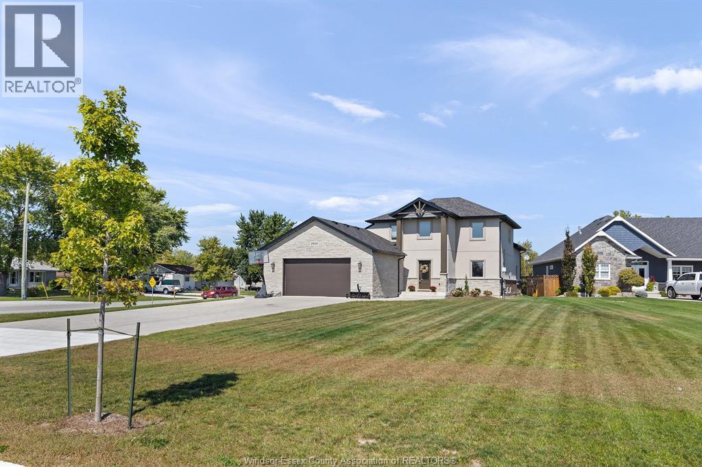 19020 Haven Ave, Lakeshore, ON N0P 2L0