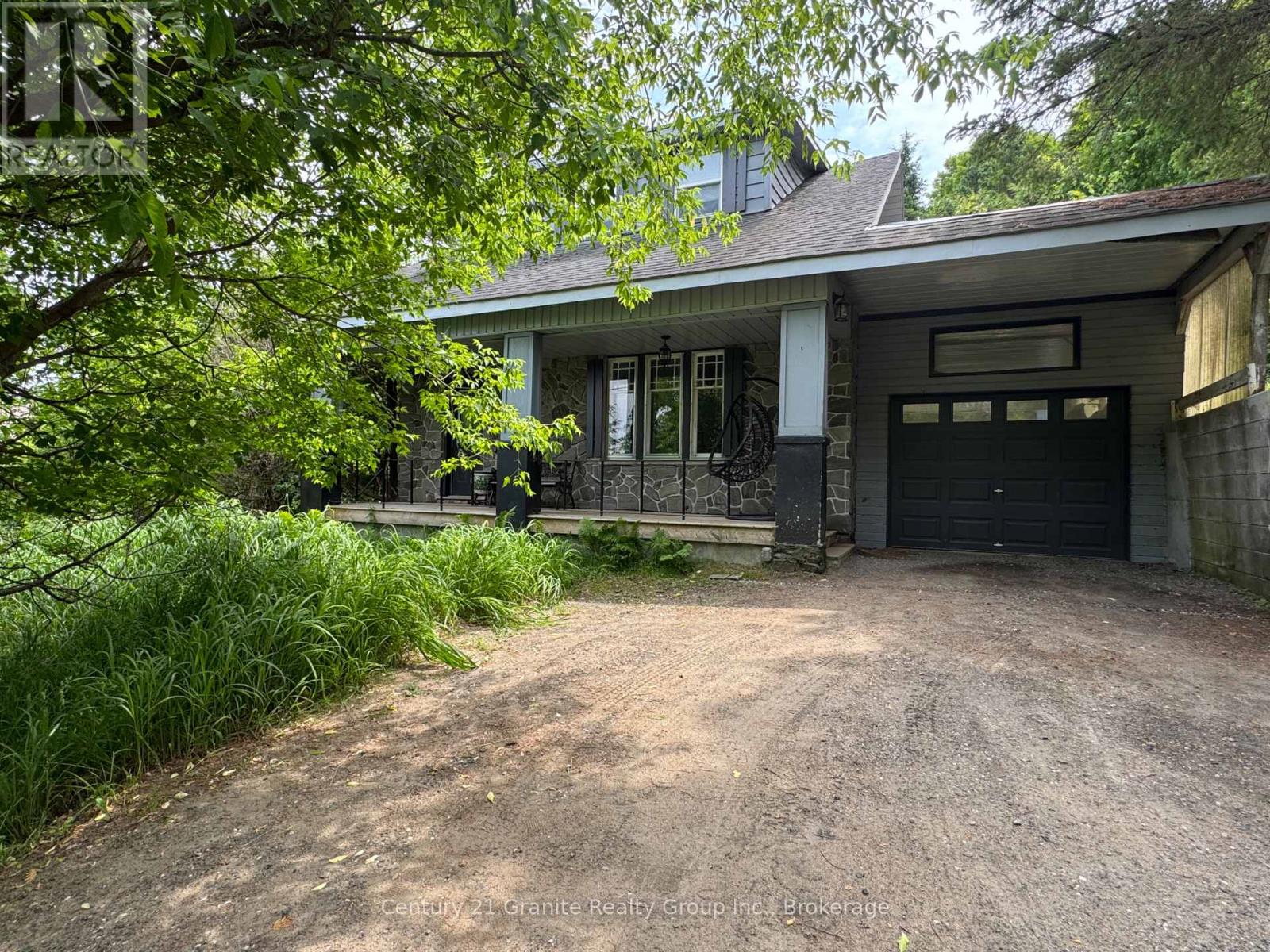 690 Mountain St, Dysart and Others, ON K0M 1S0
