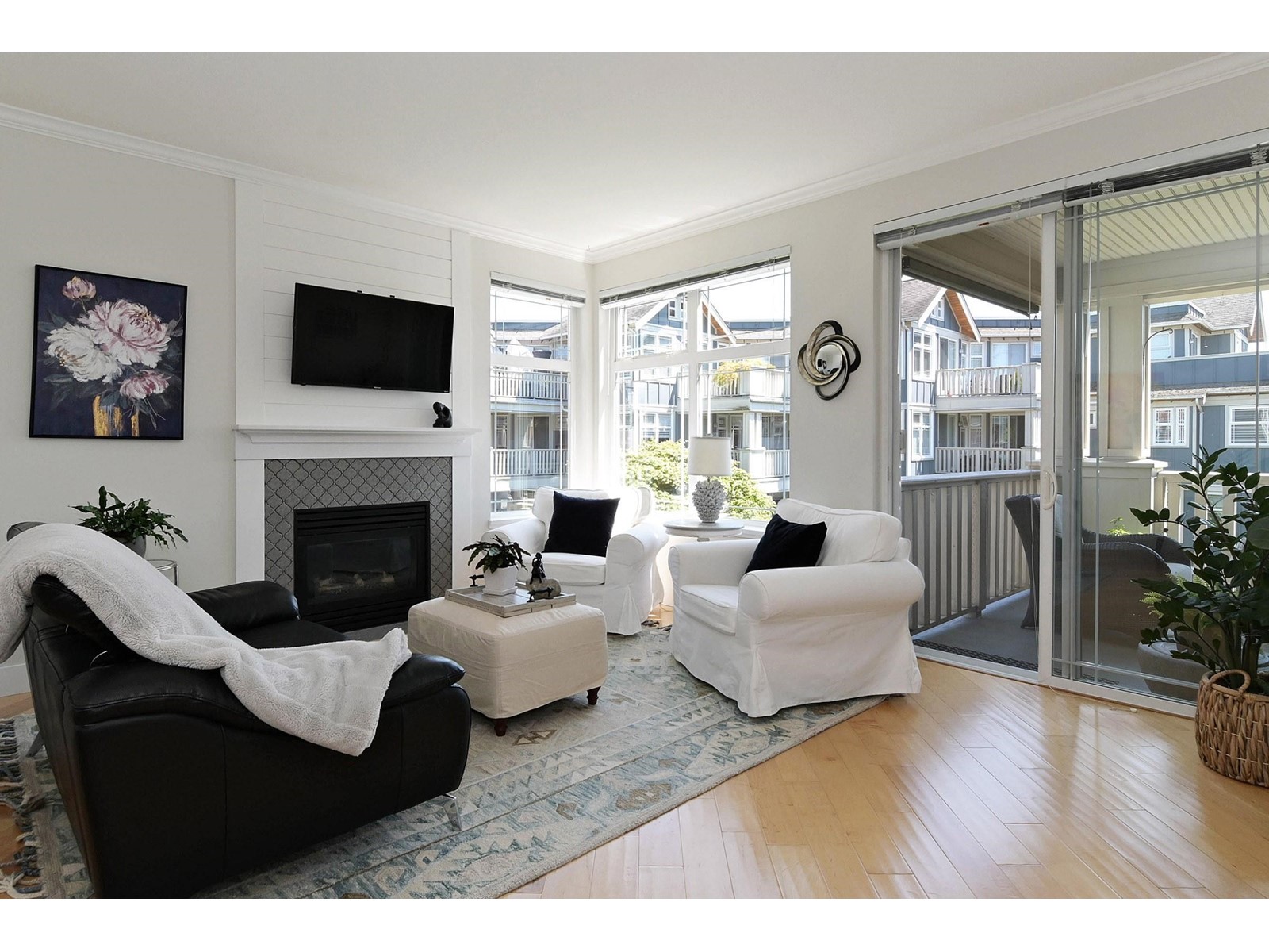 15368 16a Avenue Unit 305, Surrey, BC V4A 1S9