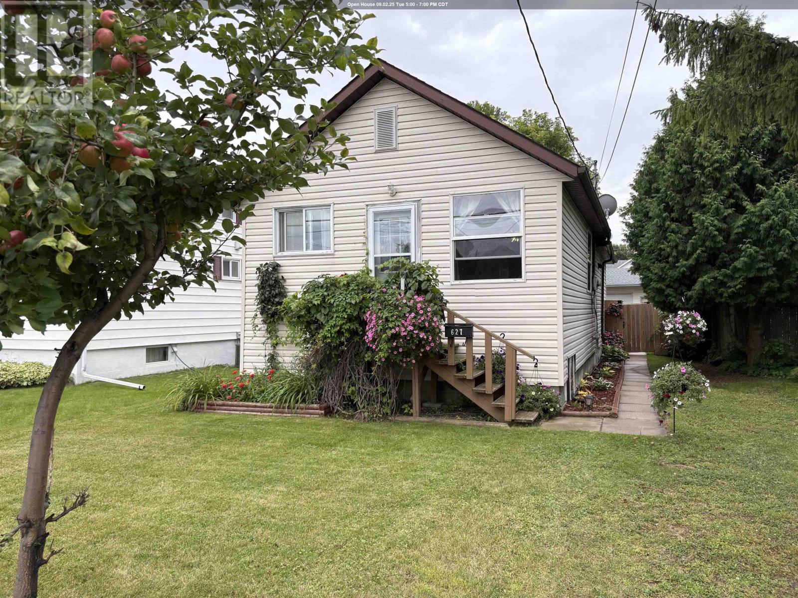 627 Second St E, Fort Frances, ON P9A 1N6