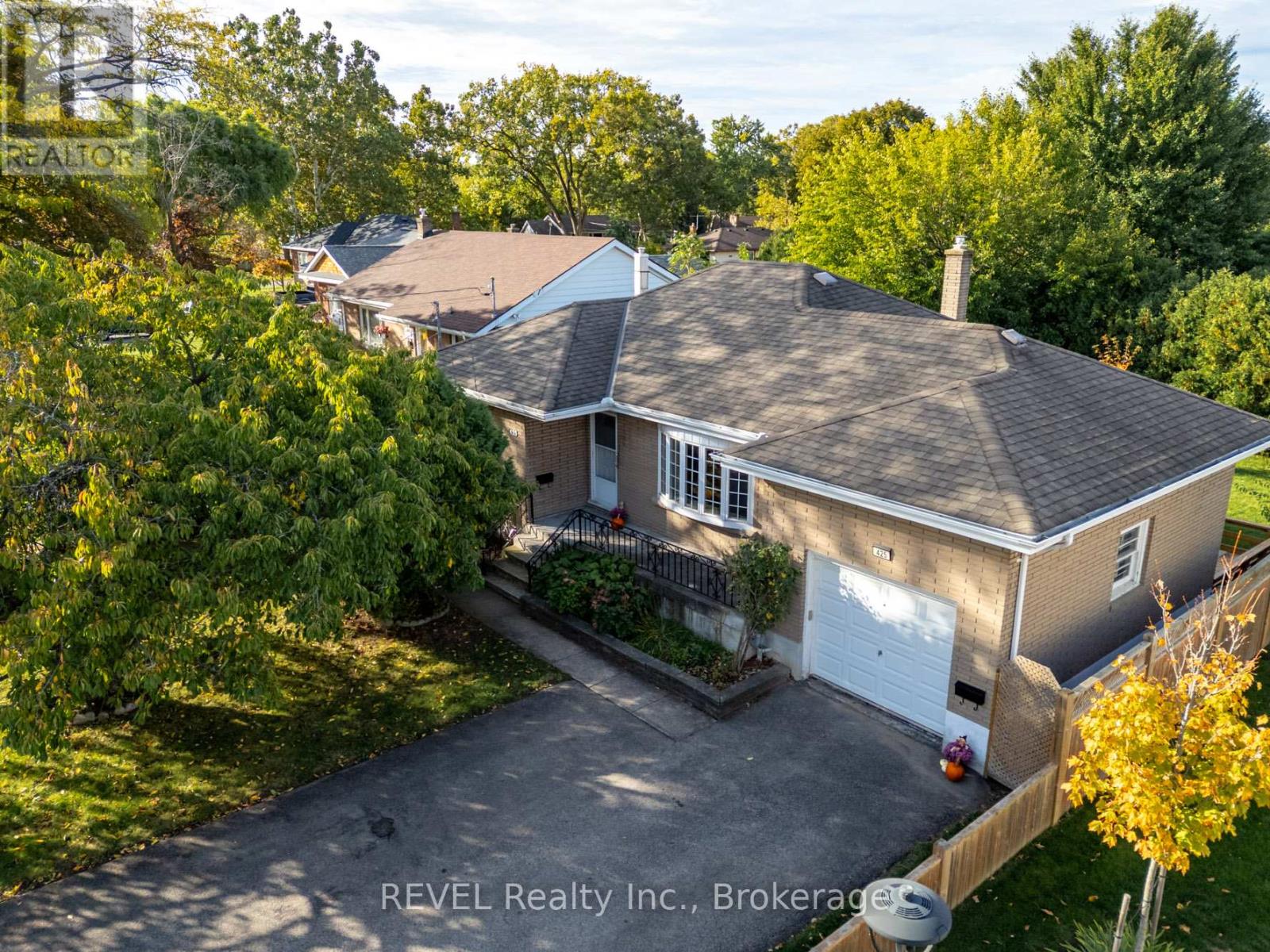 425 Geneva St, St. Catharines, ON L2N 2H2