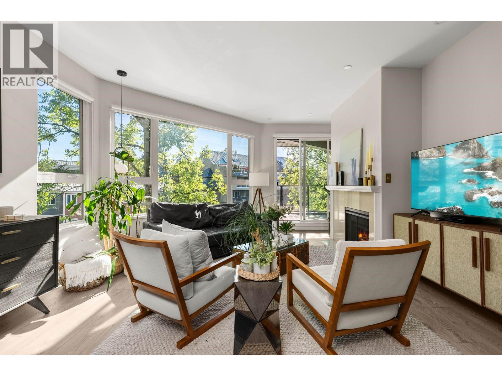 1150 Quayside Drive Unit 301, New Westminster, BC V3M 6E1