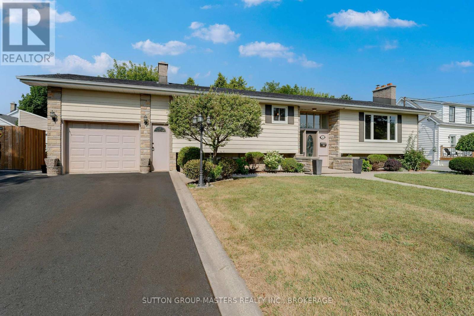 14 Baker St, Kingston, ON K7K 4Z3