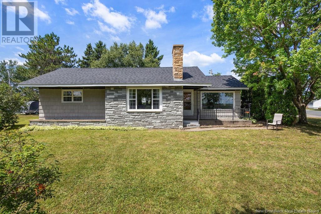 209 Kingsway Ave, Miramichi, NB E1V 3B9