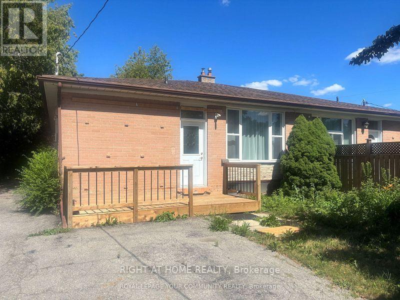 211 Axminster Dr, Richmond Hill, ON L4C 2W2