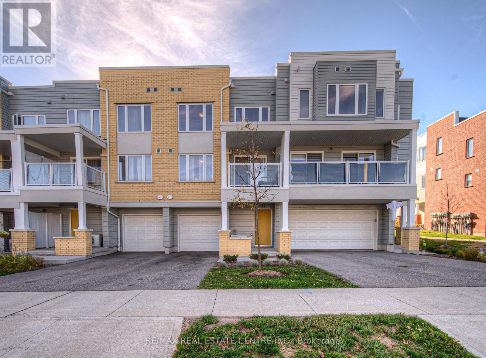 119 23 Valencia Ave E, Kitchener, ON N2R 0R7