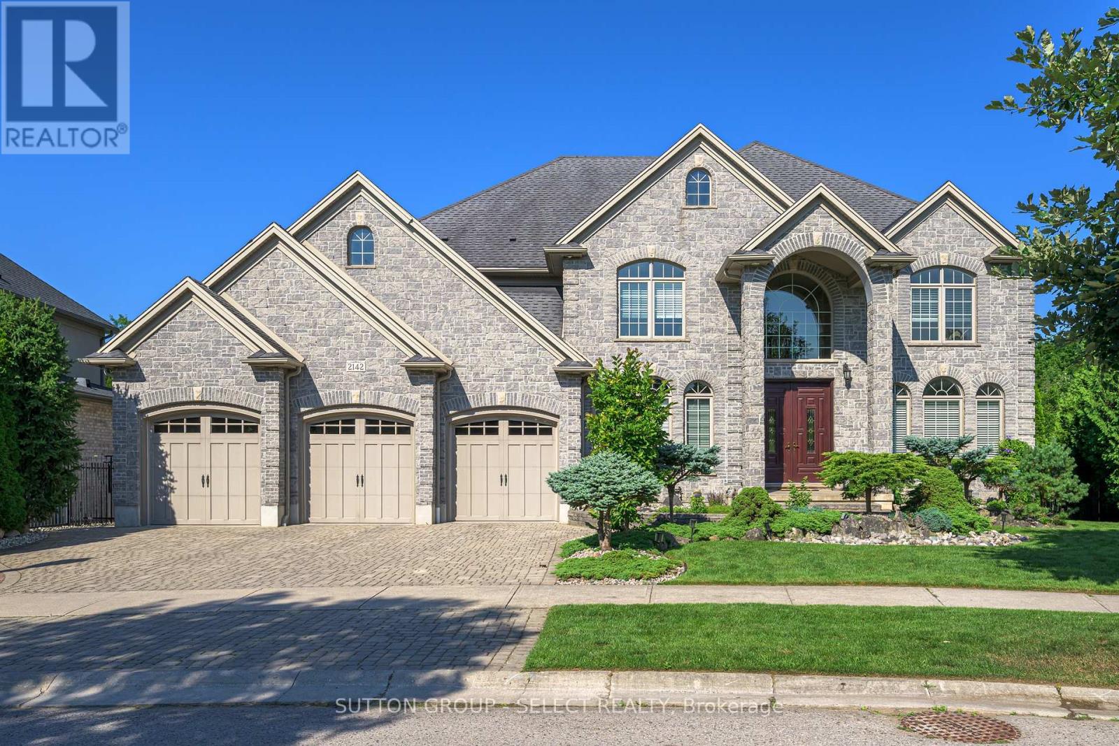 2142 Valleyrun Blvd, London, ON N6G 5M7