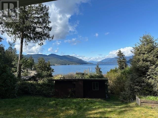 6201 Coracle Dr, Sechelt, BC V7Z 0C9