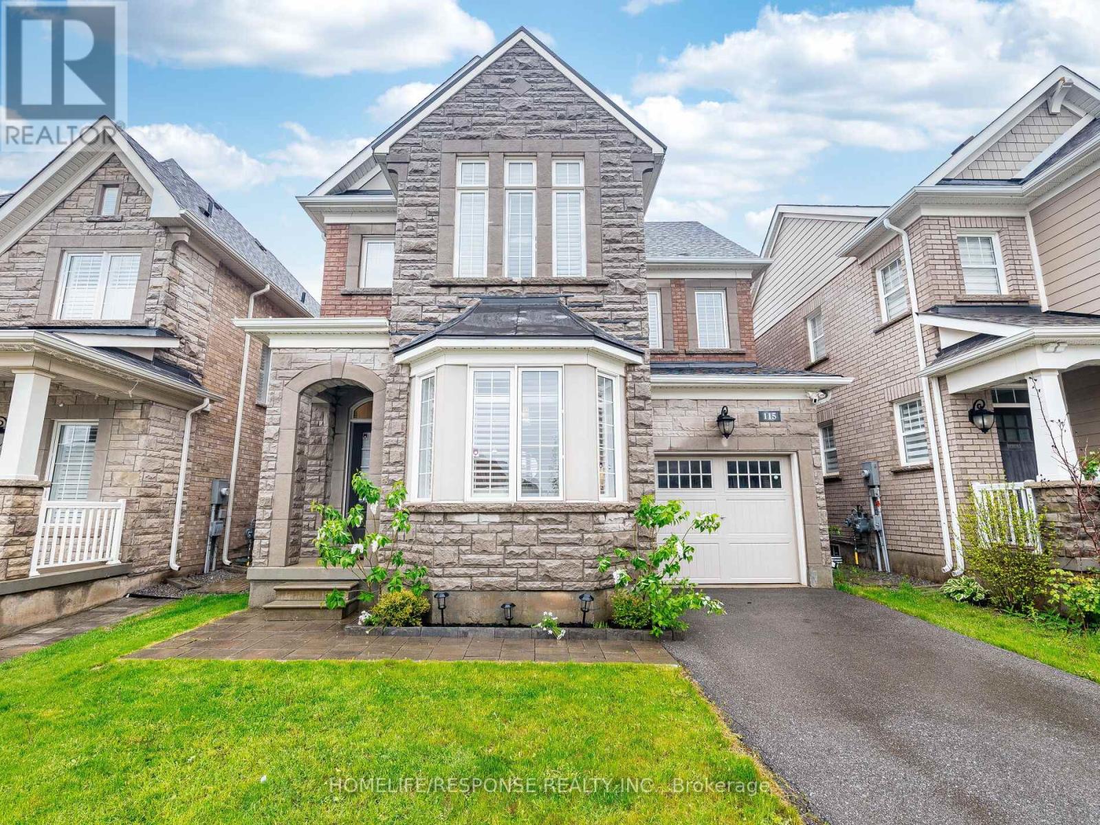 115 Beaveridge Ave W, Oakville, ON L6H 7C3
