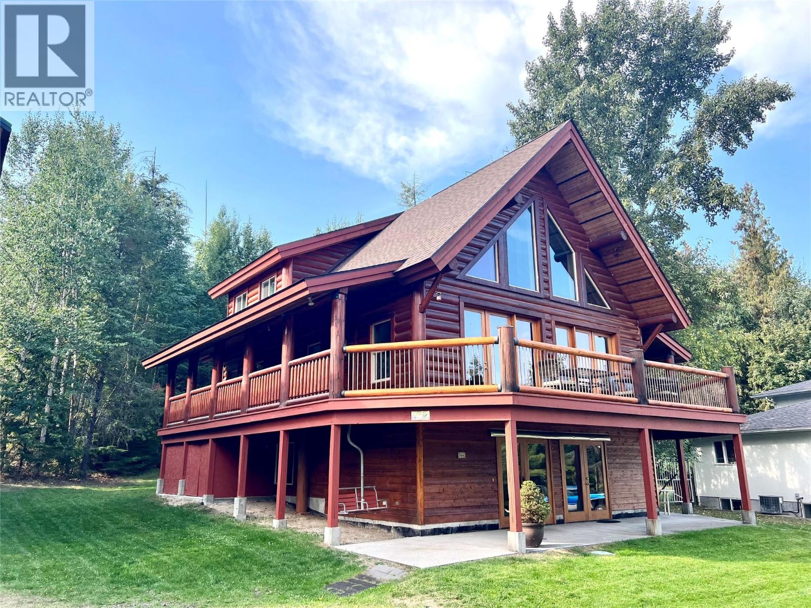 147 W Lake Dr, Christina Lake, BC V0H 1E0