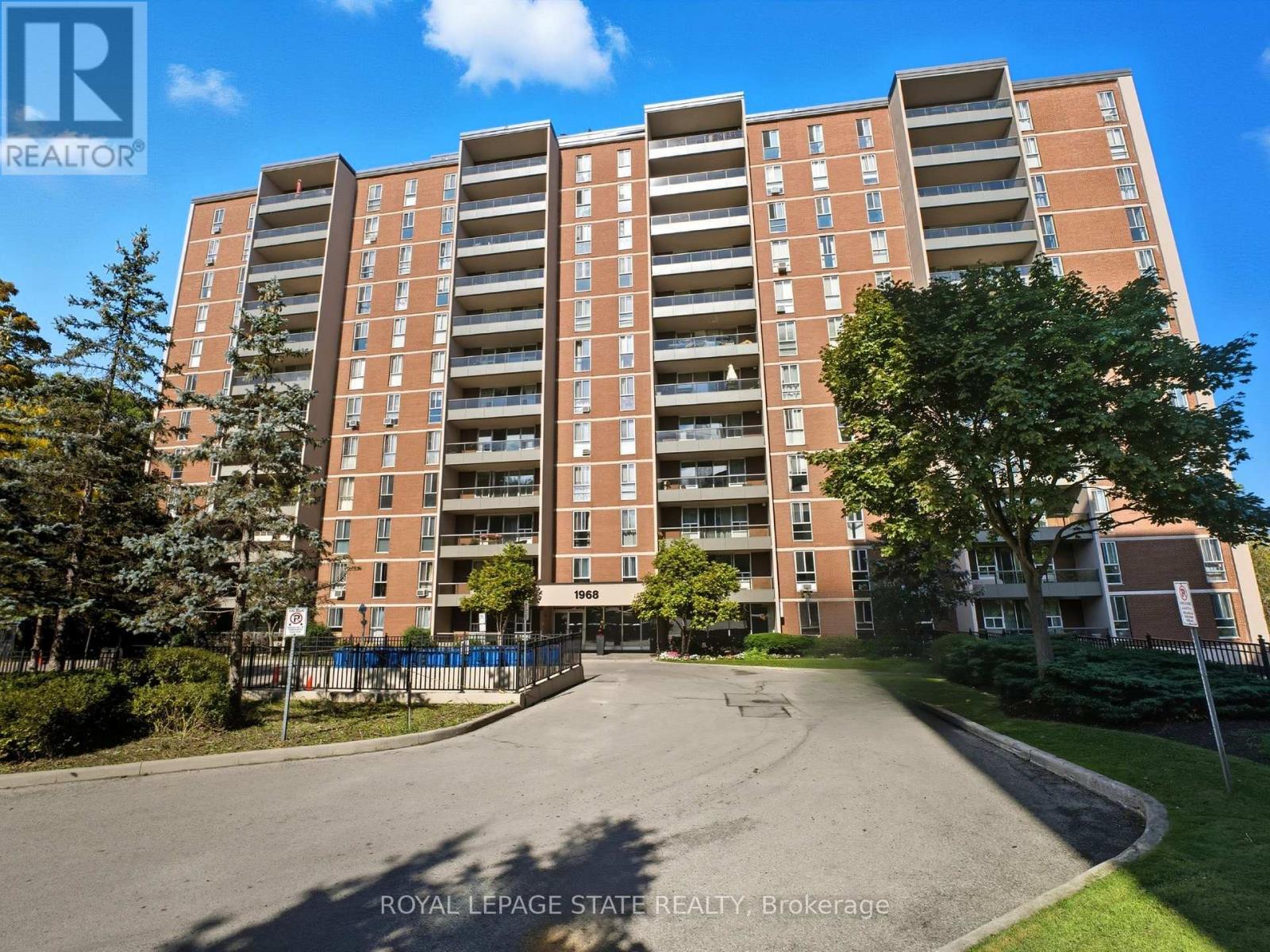1103 1968 Main St W, Hamilton, ON L8S 1J7
