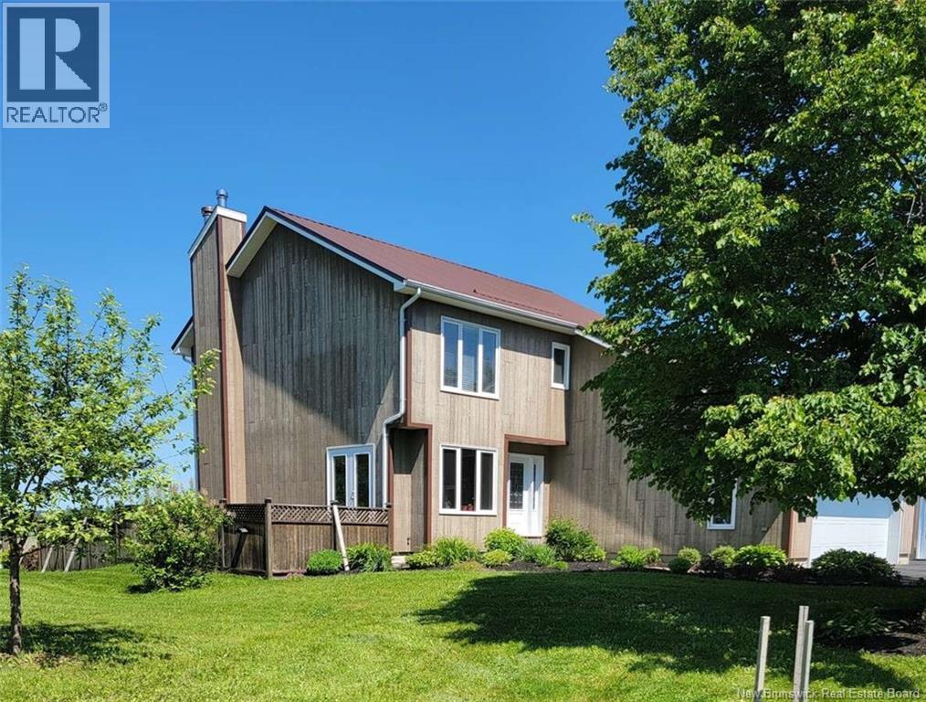 1135 Mercury St, Bathurst, NB E2A 2J4