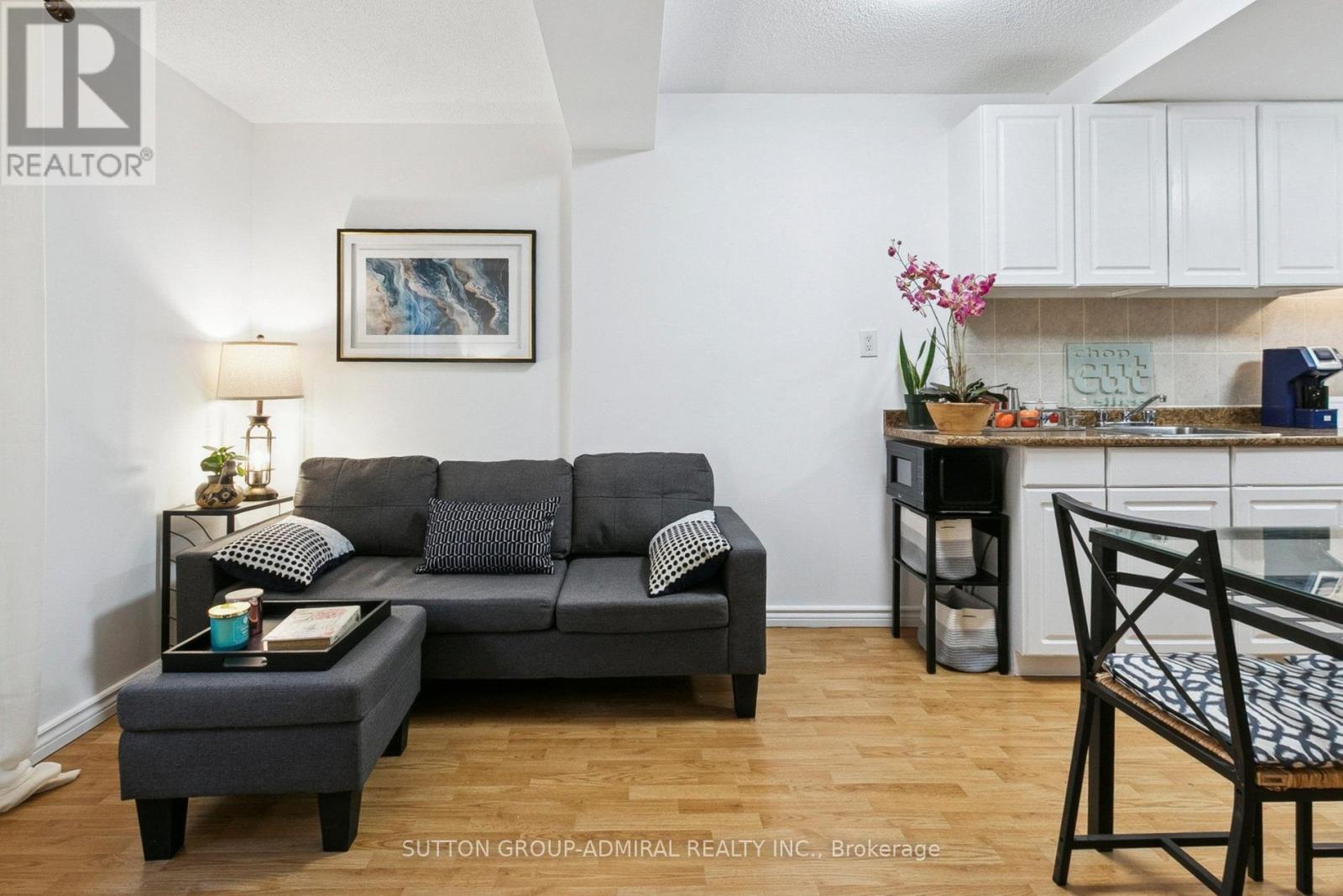 305 88 Charles St, Toronto, ON M4Y 2W7