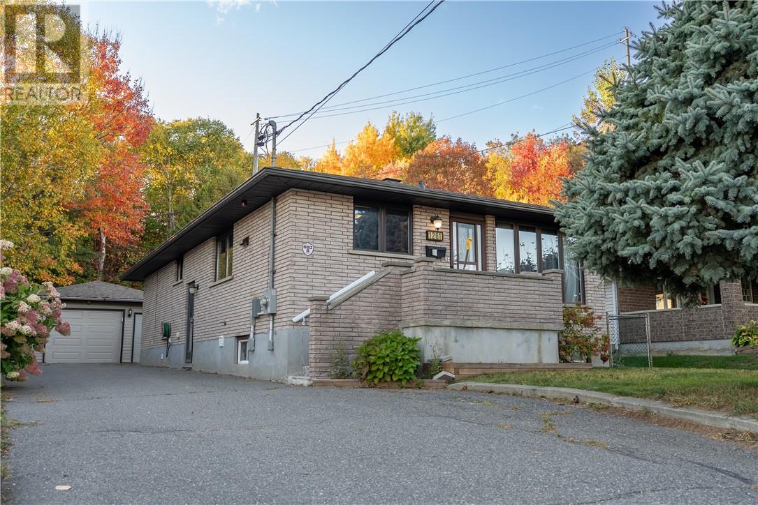 1261 Attlee Ave, Sudbury, ON P3A 3J7