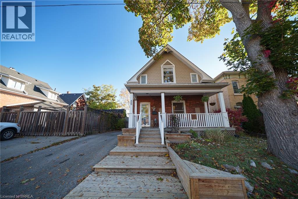 35 Murray St, Brantford, ON N3S 5N4